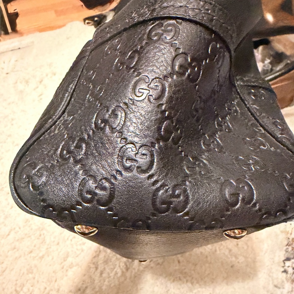 Authentic Gucci large leather tote with Guccissima embossed details. - Picture 15 of 15